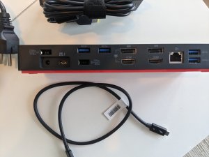 Lenovo 1.jpg