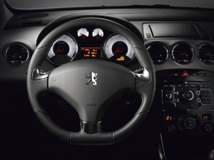 2010-peugeot-308-gti-14.jpg