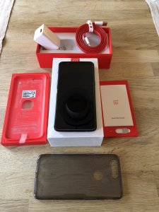OnePlus 5T - 64GB .jpg