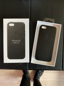 iPhone_SE_LeatherCase.jpg