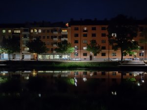 car_river_op7-stock.jpg