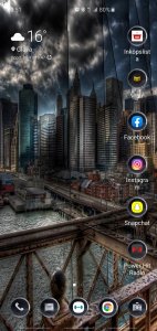 Screenshot_20190613-205127_One UI Home.jpg