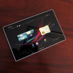 Videor och bilder som visar Sonys senaste surfplatta Xperia Tablet Z