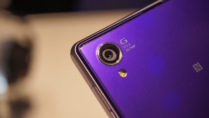 Foton tagna med Sony Xperia Z1 under dunkla ljusförhållanden