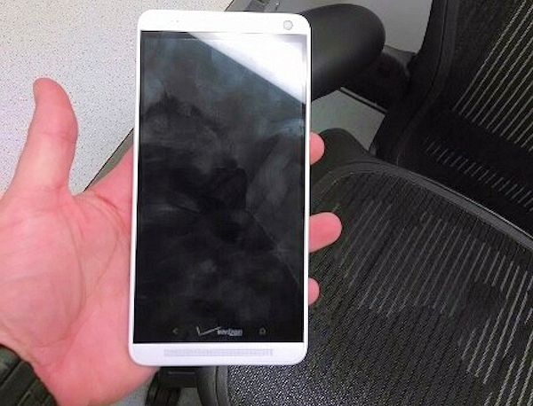 HTC One Max gör ännu ett webbframträdande