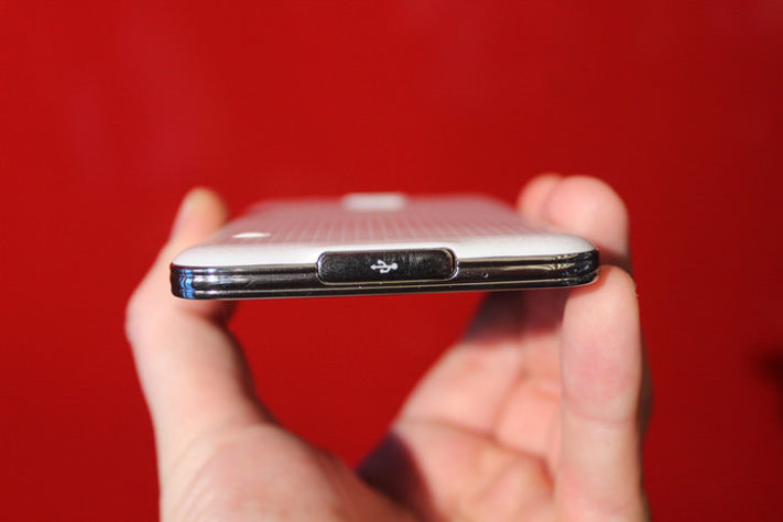Samsung släpper ingående hands on-videor för Galaxy S5 och nya smartklockorna