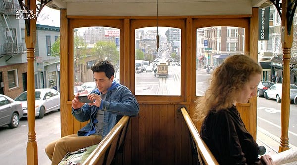 Så här gör Samsung reklam för Galaxy S5 på TV