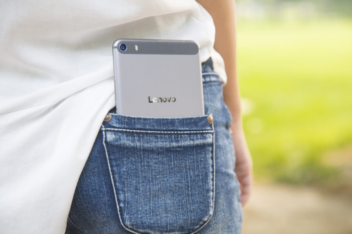 Lenovo Phab Plus – hybrid mellan mobil och platta
