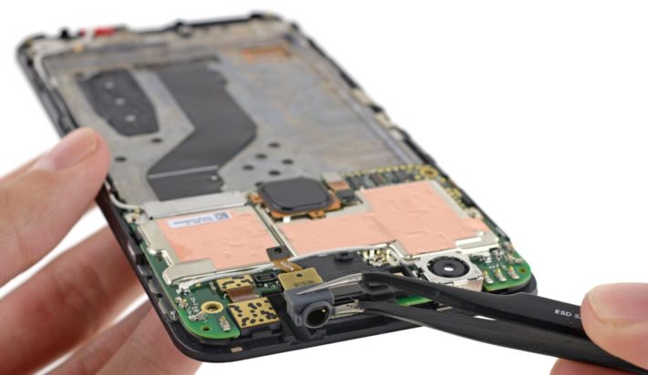 Huawei Nexus 6P är betydligt svårare att reparera än sin lillebror