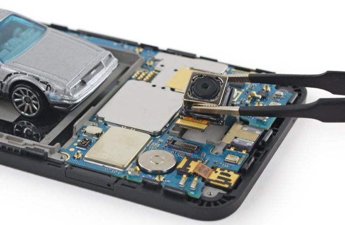 LG Nexus 5X plockas isär av IFixIt, får högt betyg