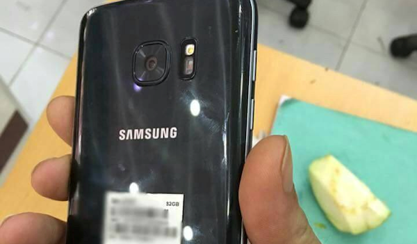 Ny bild på Samsung Galaxy S7 visar telefonens bakstycke