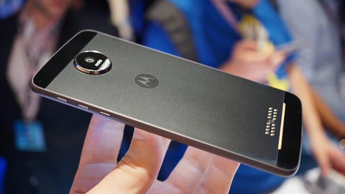 En närmare titt på Motorola Moto Z med tillhörande moduler