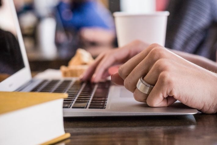 Token – en smart ring med inbyggd fingeravtrycksläsare