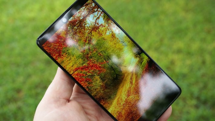 Essential säger att Android 8.0 är labilt, hoppar direkt till 8.1