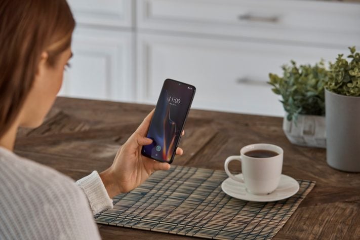 Fingeravtrycksläsaren i OnePlus 6T blir snabbare med tiden