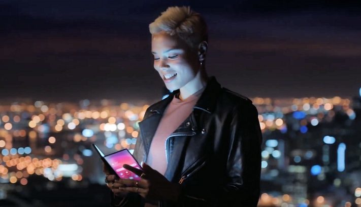 Flexibel smartphone från Samsung visas upp i video