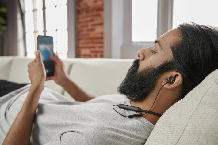 OnePlus introducerar trådlösa hörlurarna Bullets Wireless 2