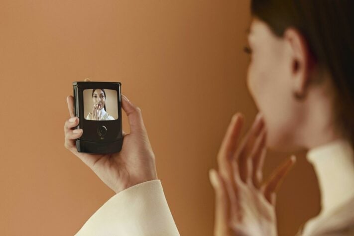 Motorola introducerar nya Razr med vikbar skärm