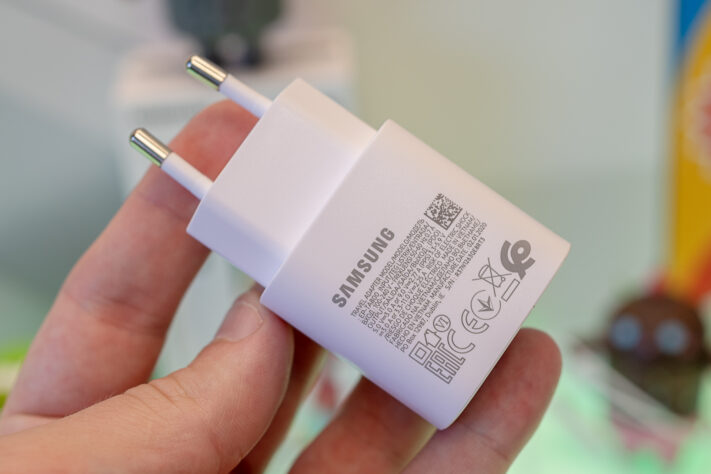 Fler telefonmodeller utan laddare i kartongen: Kommer du sakna den?