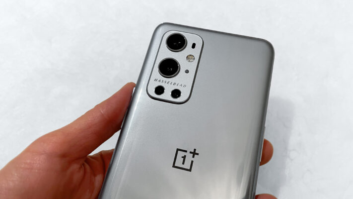 Ryktesbilder på OnePlus 9 Pro visar Hasselblad-märkt kamera