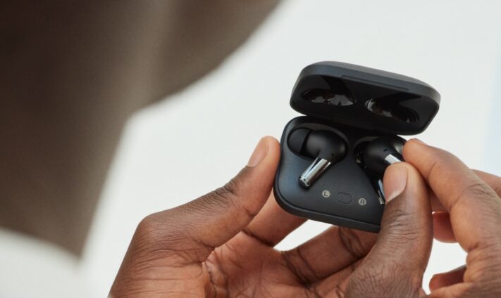 OnePlus lanserar trådlösa hörlurarna Buds Pro med aktiv brusreducering