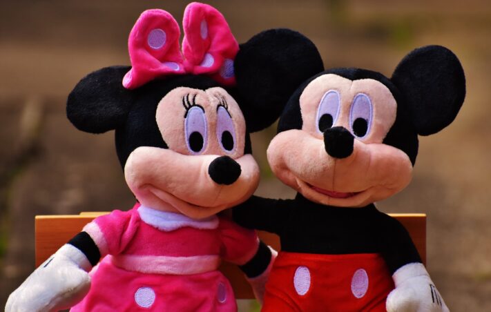 Disney+ släpper prenumeration med reklam i USA, höjer priserna