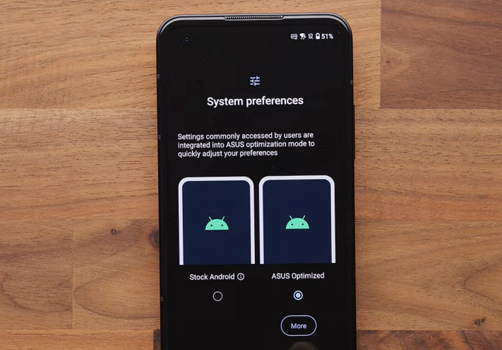 Asus Zenfone 10 låter användare välja gränssnitt under första uppstarten