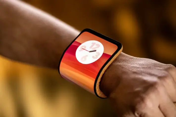Motorola visar upp konceptmobil som kan vikas runt handleden