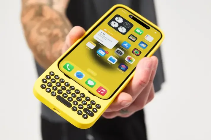 Clicks är ett skal med fysiskt tangentbord – borde Android få något liknande?