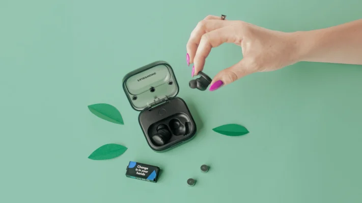 Fairphone har skapat trådlösa hörlurar med löstagbara batterier